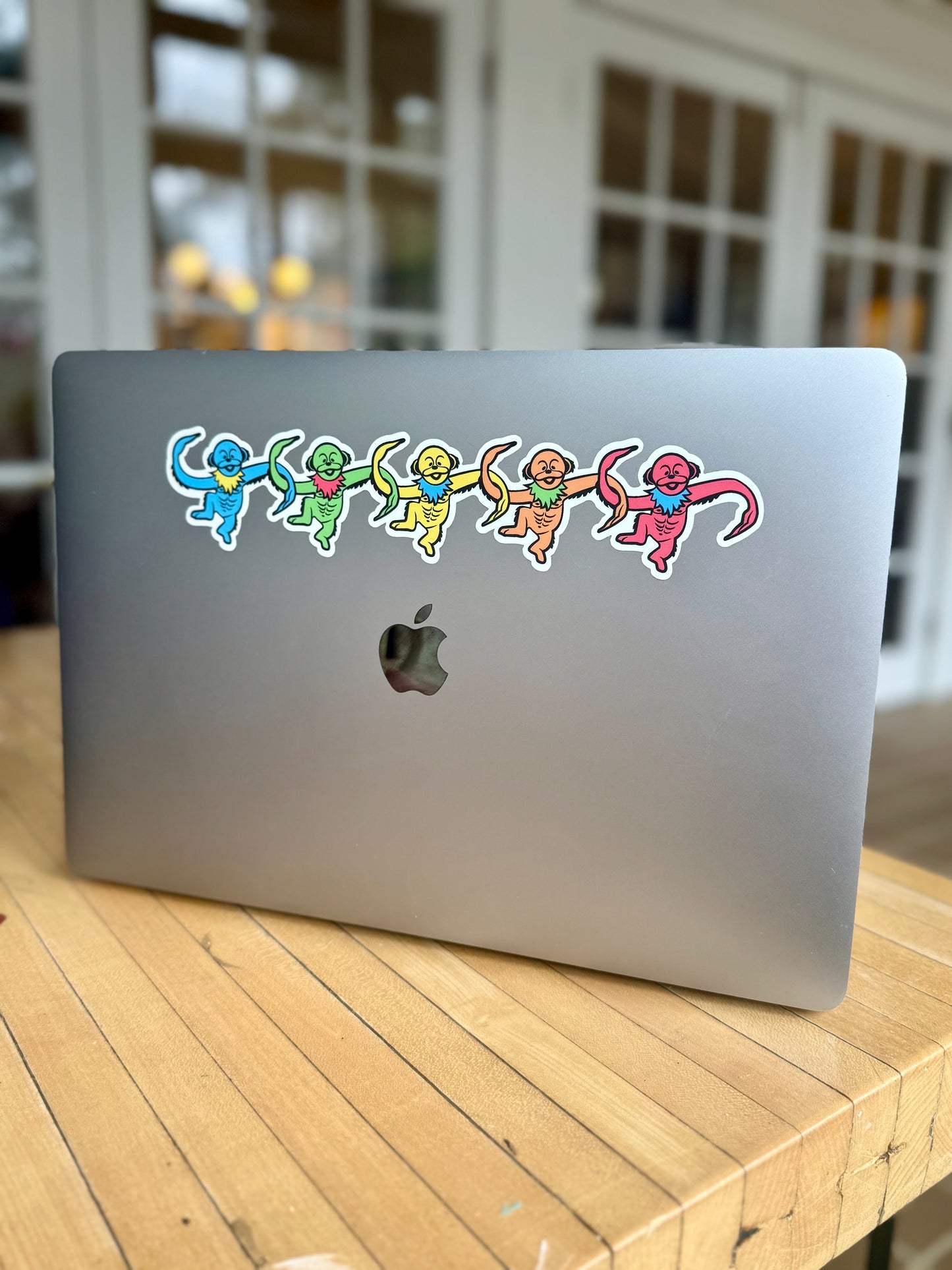 b - MONKEYS WORK THEIR ABDOMINALS